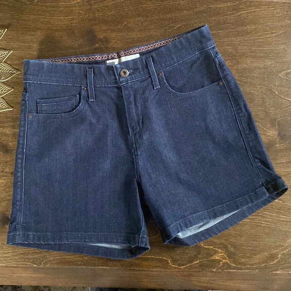 Levi's Pants - Levi’s Dark Denim Mid Rise Shorts sz 4